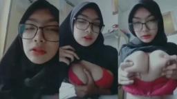 NADIRA Tobrut Hijab Hitam BH Merah