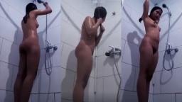 Ngintip Casting Kak Indah Mandi